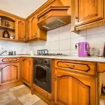 Kertvarosi Csaladi Haz Villa *