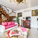 Villa Kertvarosi Csaladi Haz
