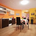 Kertvarosi Csaladi Haz Villa *