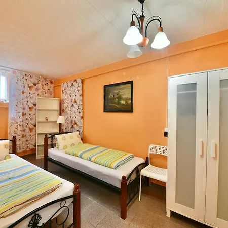Villa Kertvarosi Csaladi Haz