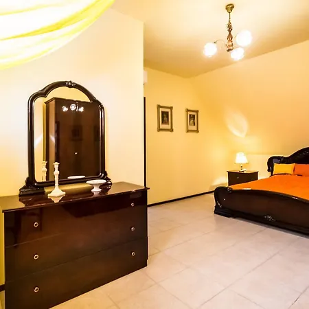 Villa Kertvarosi Csaladi Haz