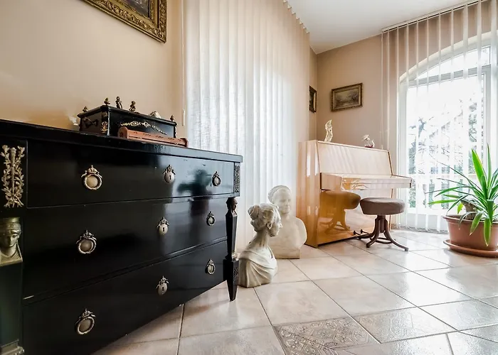 Kertvarosi Csaladi Haz Vila