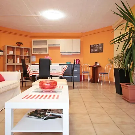 Βίλα Kertvarosi Csaladi Haz